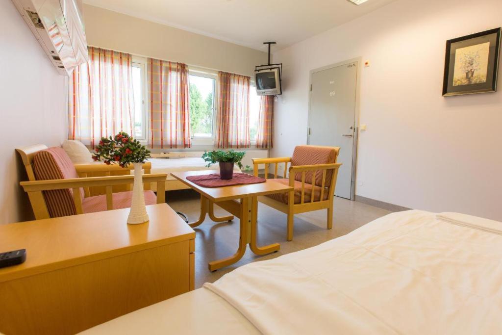 Stensby HostelEidsvoll エクステリア 写真